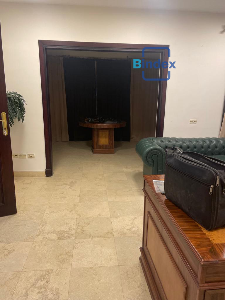 مقر اداري ارضي رخصة تجاري علي مساحة 330 متر للايجار في مصر الجديدة 