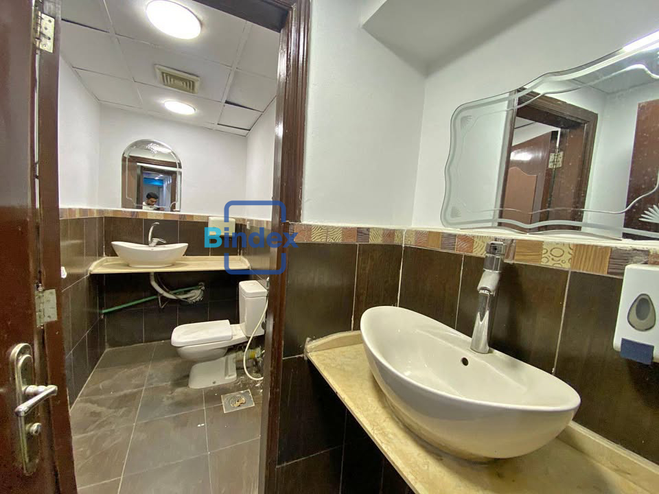 مطعم للايجار بالمهندسين 265م ميدان لبنان بالفرش ويوجد غاز طبيعي ومدخنة هاى لوكس