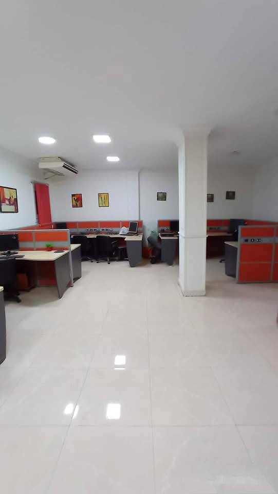 مكتب اداري للايجار 180 متر 