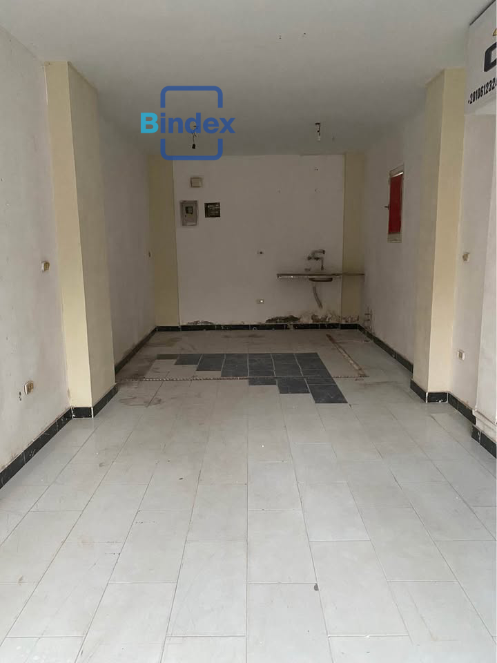 محل تجارى واسع ومميز للإيجار بالهضبة الوسطى، المقطم