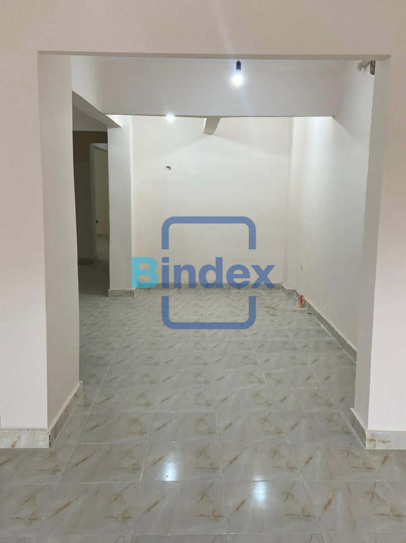 محل تجاري 250 متر مقسم علي دورين 