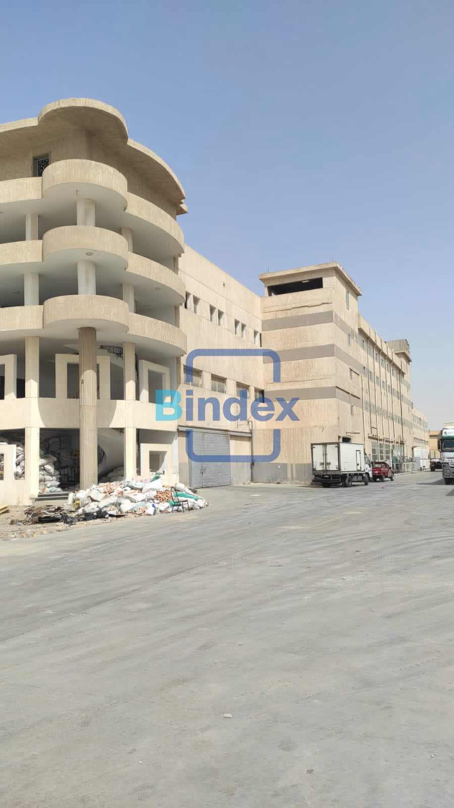 مصنع مرخص للبيع 4400 متر 