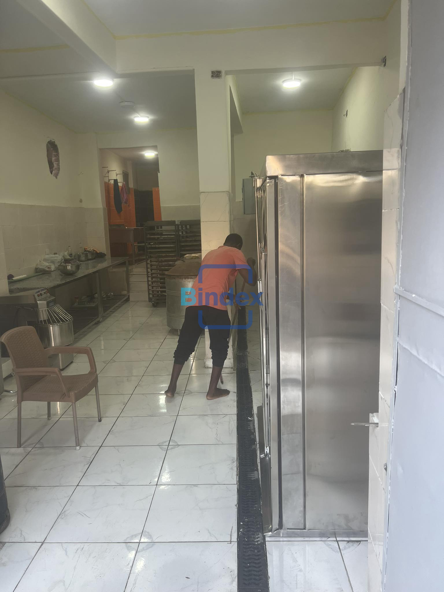 للبيع او الايجار محل بالزيتون بموقع مميز