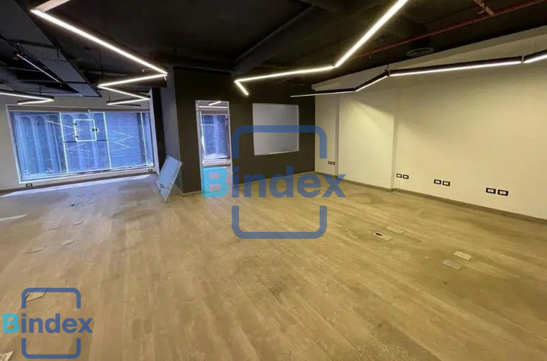 مساحة ادارية 150م للايجار تانى نمرة من التسعين الشمالي التجمع الخامس