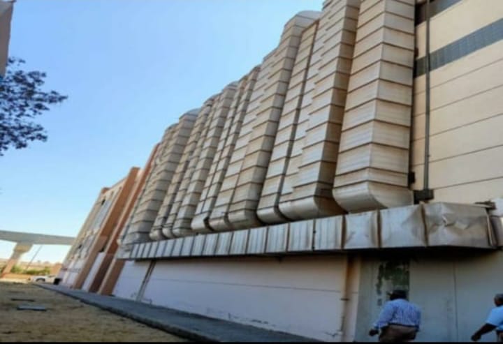 مصنع للبيع بالمنطقة الصناعيه بالسادس من اكتوبر 