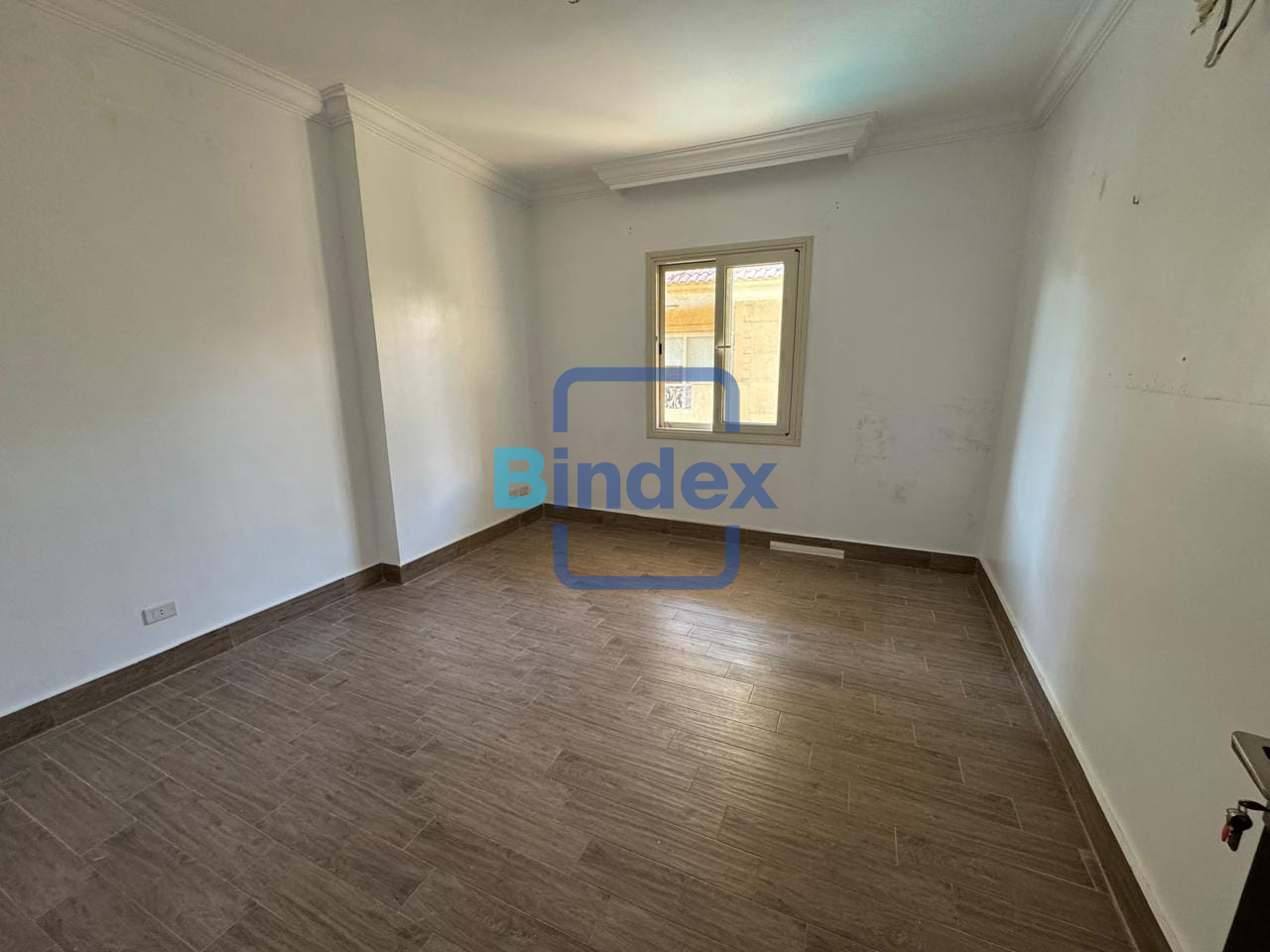 مكتب اداري للايجار بموقع متميز في اكتوبر 