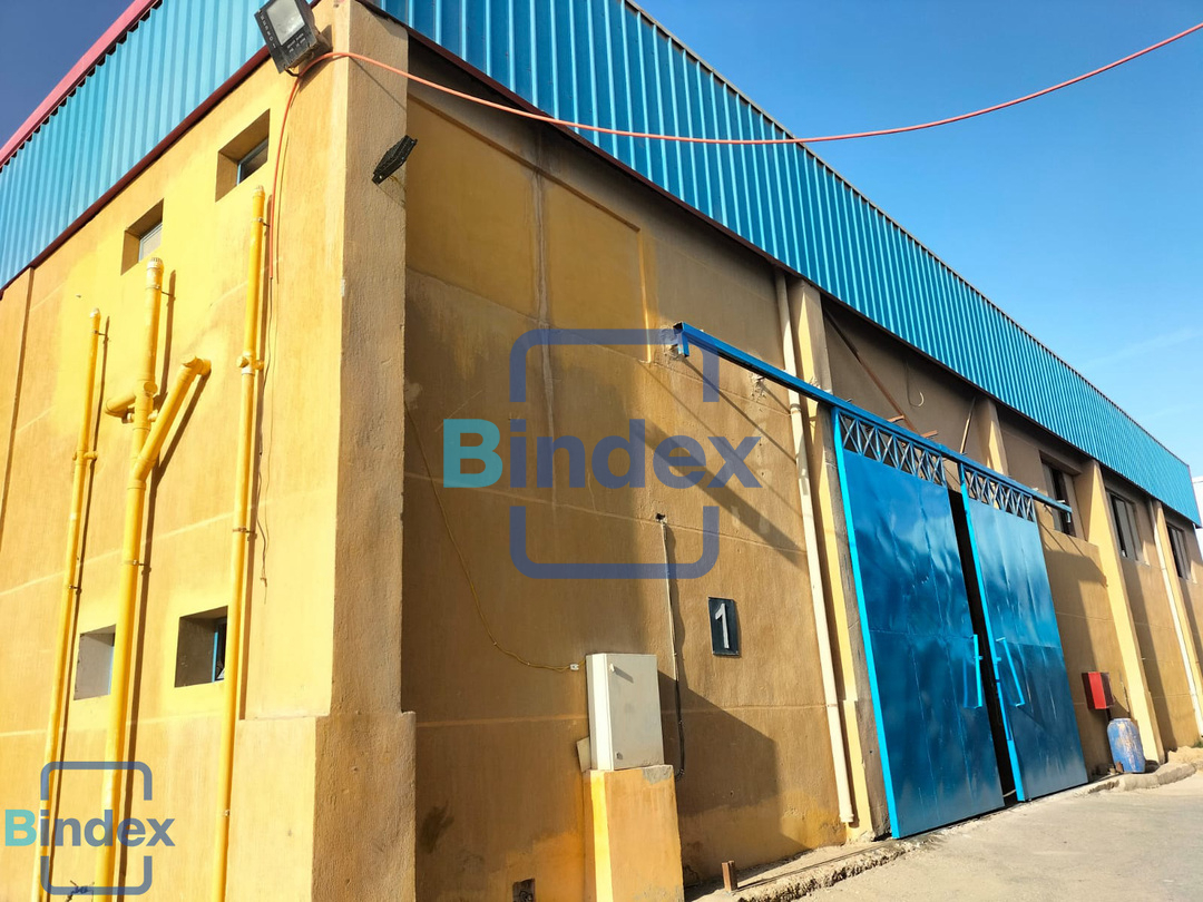 مصنع بلاستيك 1000 متر للايجار 