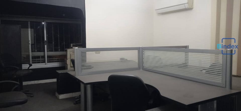 للايجار مكتب اداري مفروش ومكيف مجهز بكل المعدات 