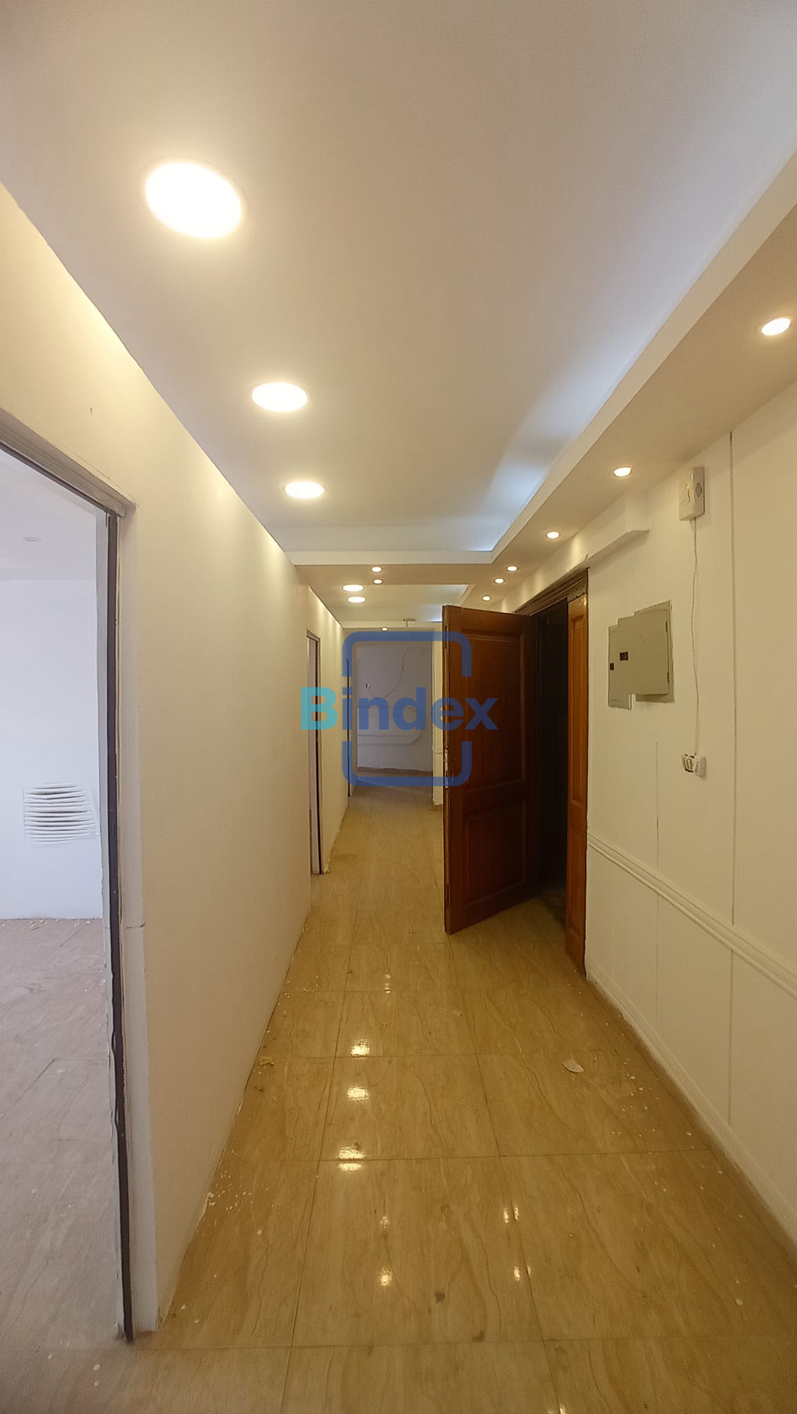 مقر اداري للايجار علي شارع الهرم مباشرة 