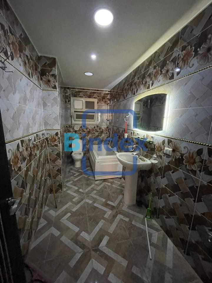 مقر ايجار بسعر مميز جدا داخل مبني شركات بزهراء المعادي 