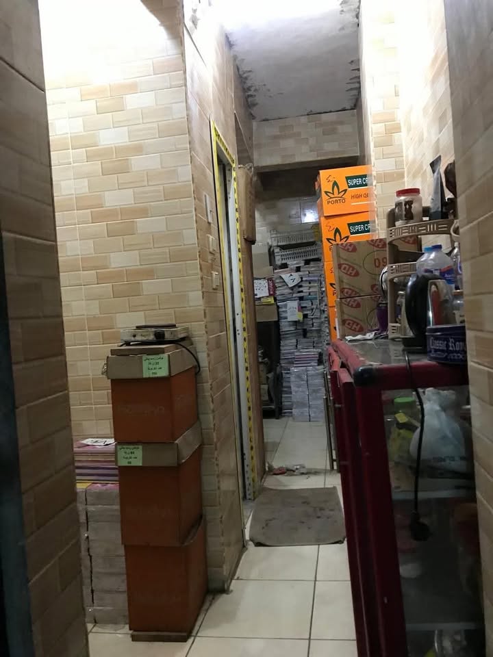 محل للبيع تانى نمره من شارع العشرين فيصل