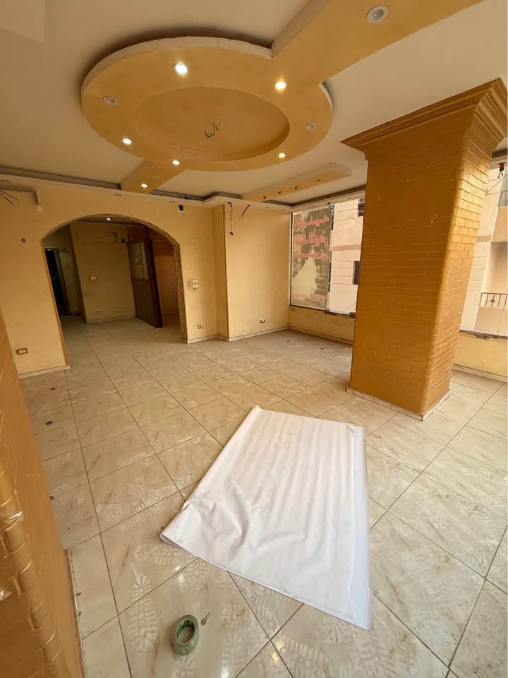 مكتب اداري للبيع على فيصل العمومي