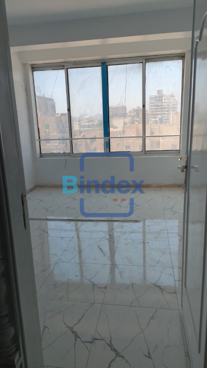 للإيجار مكتب إدارى مطل على ميدان الجيزة بموقع متميز جداً 