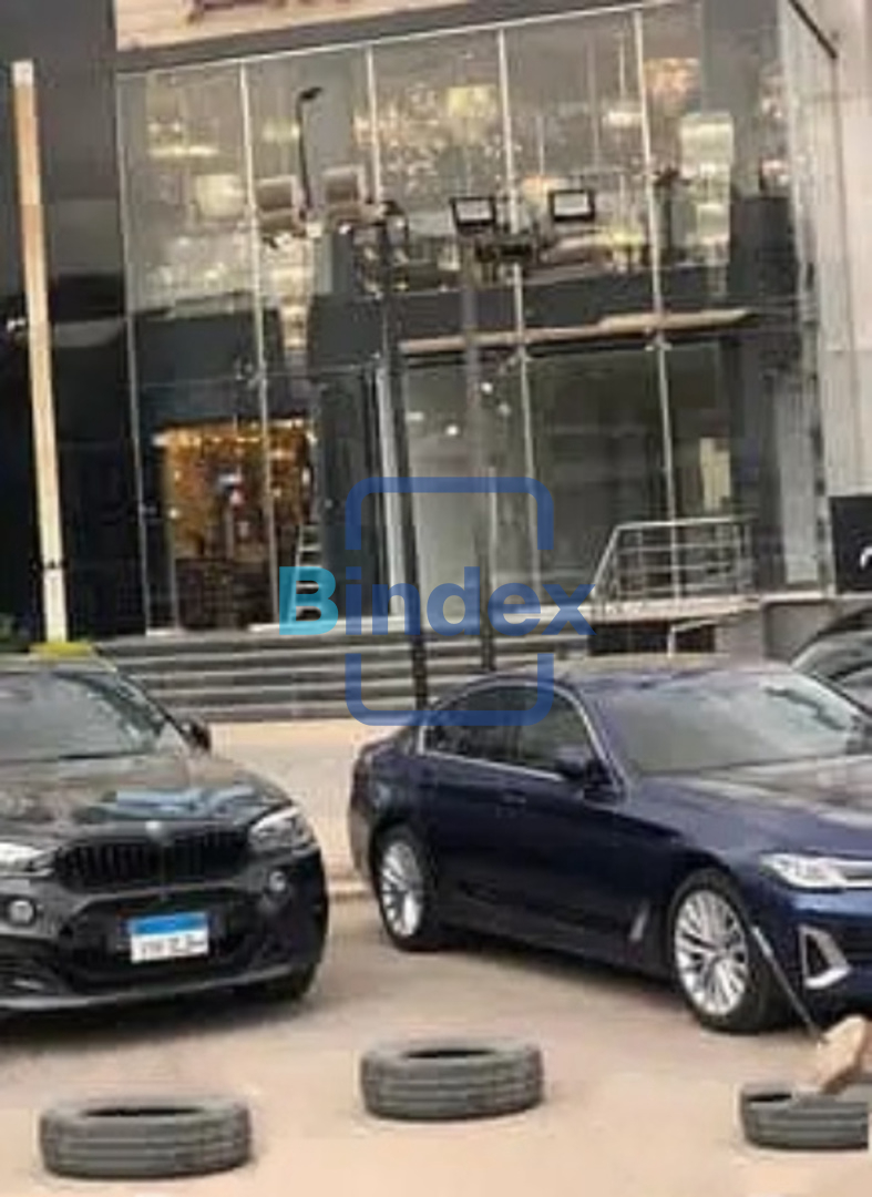 محل للايجار بالتجمع الخامس بالقرب من المحكمة ومسجد الحمد