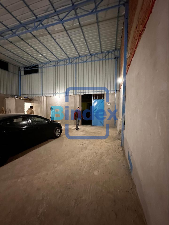 مخزن للايجار علي مساحة 200 متر 