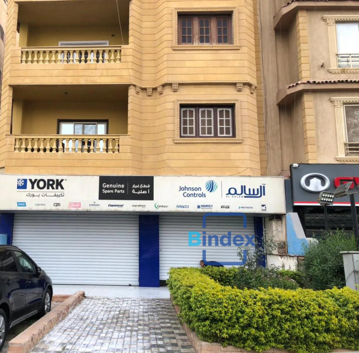 معرض تجارى للبيع ب ⁦⁦6⁩⁩ أكتوبر المحور الرئيسي بالمدينة (طريق النصر)