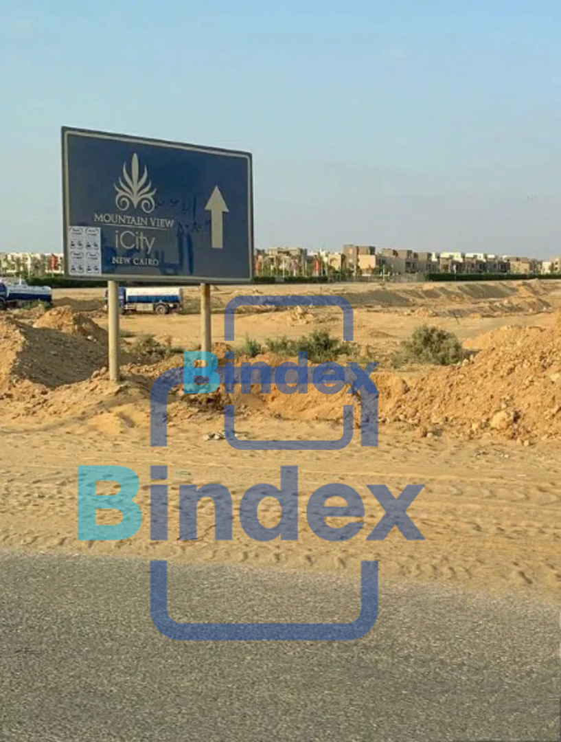 ارض بحرية بالكامل وامام اكبر حديقة مجمعة بالحي الثاني خطوات من شارع التسعين الشمالي 