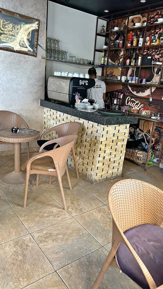 محل للبيع في مول كريتتف بالعبور 