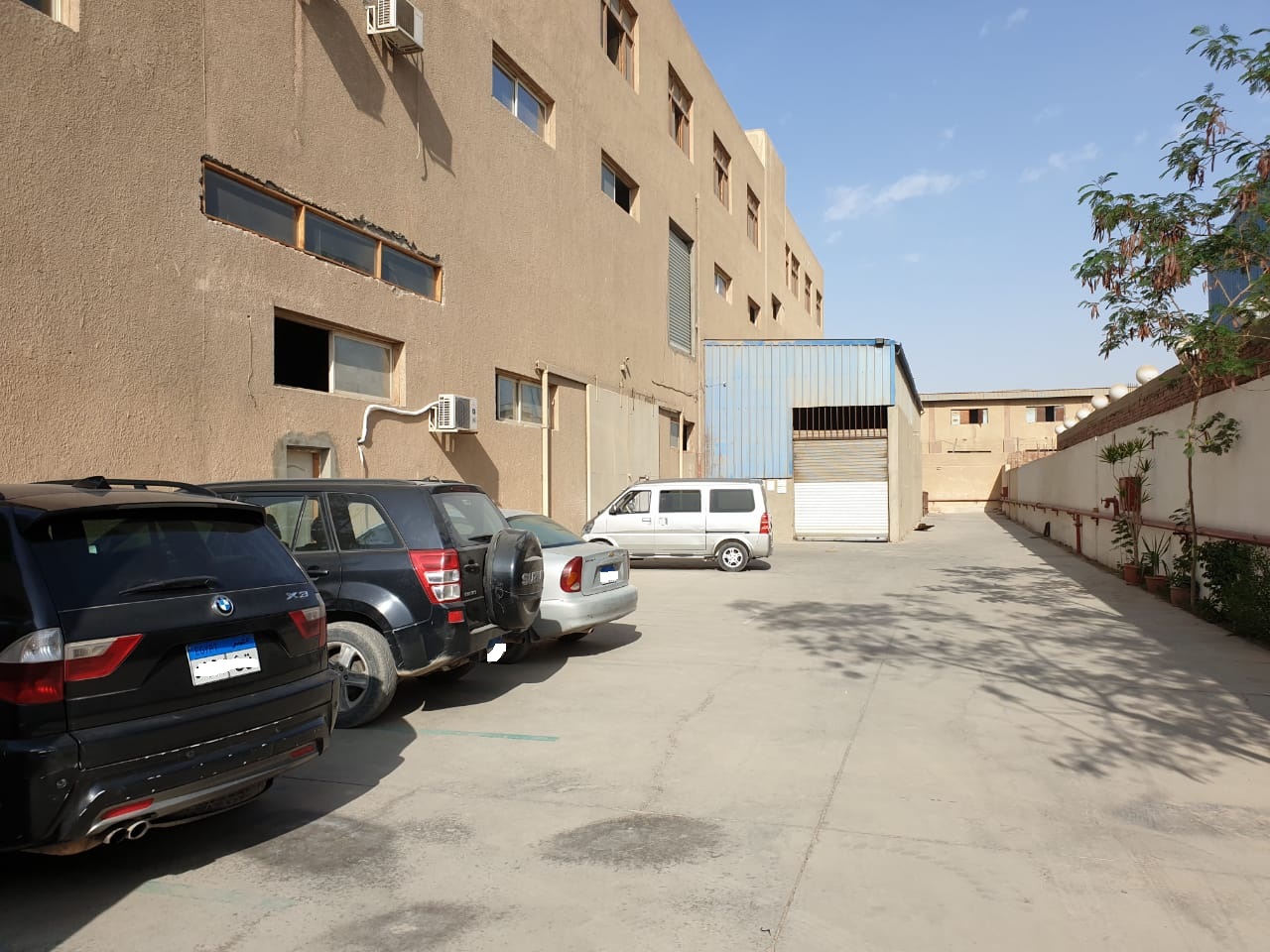 مصنع للبيع مدينة ٦ أكتوبر المنطقه الصناعيه الثالثه