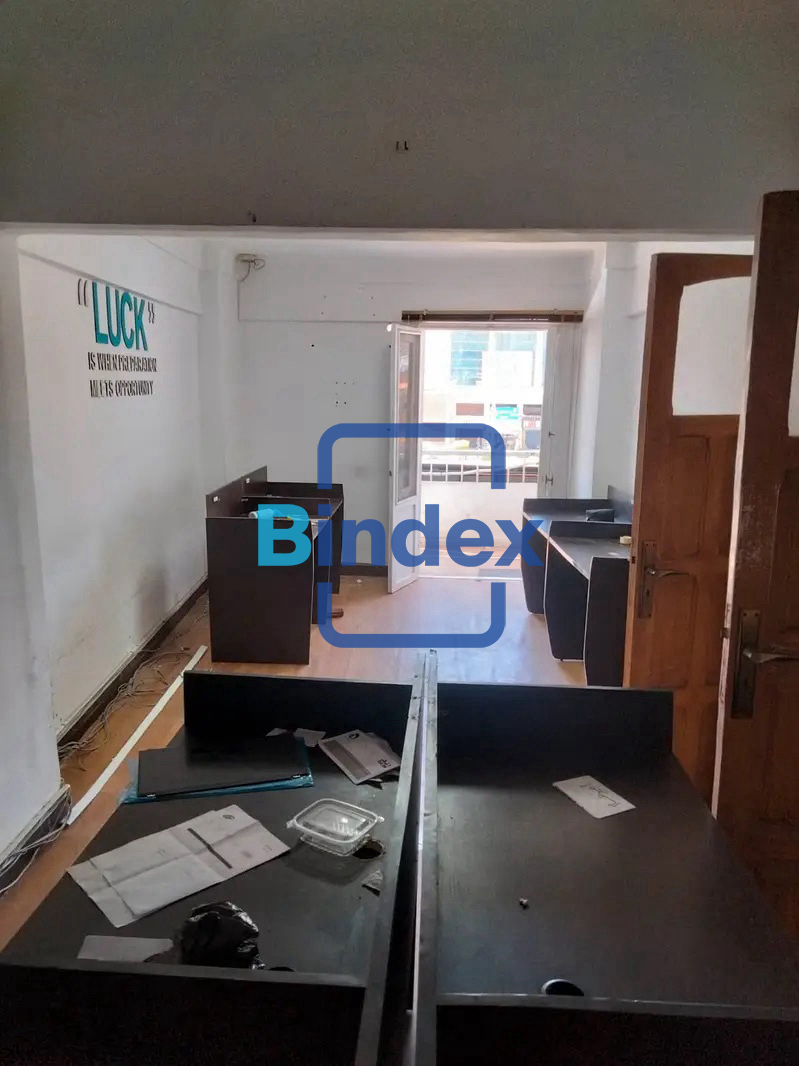 مكتب للايجار بموقع متميز حيوي خلف المحطة فيو مفتوح في الاسكندرية 