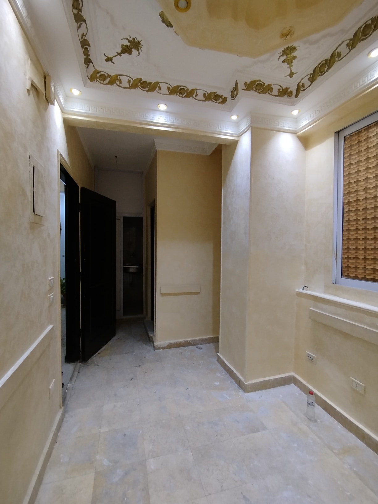 مكتب للايجار بموقع مميز بميدان الجيزة 