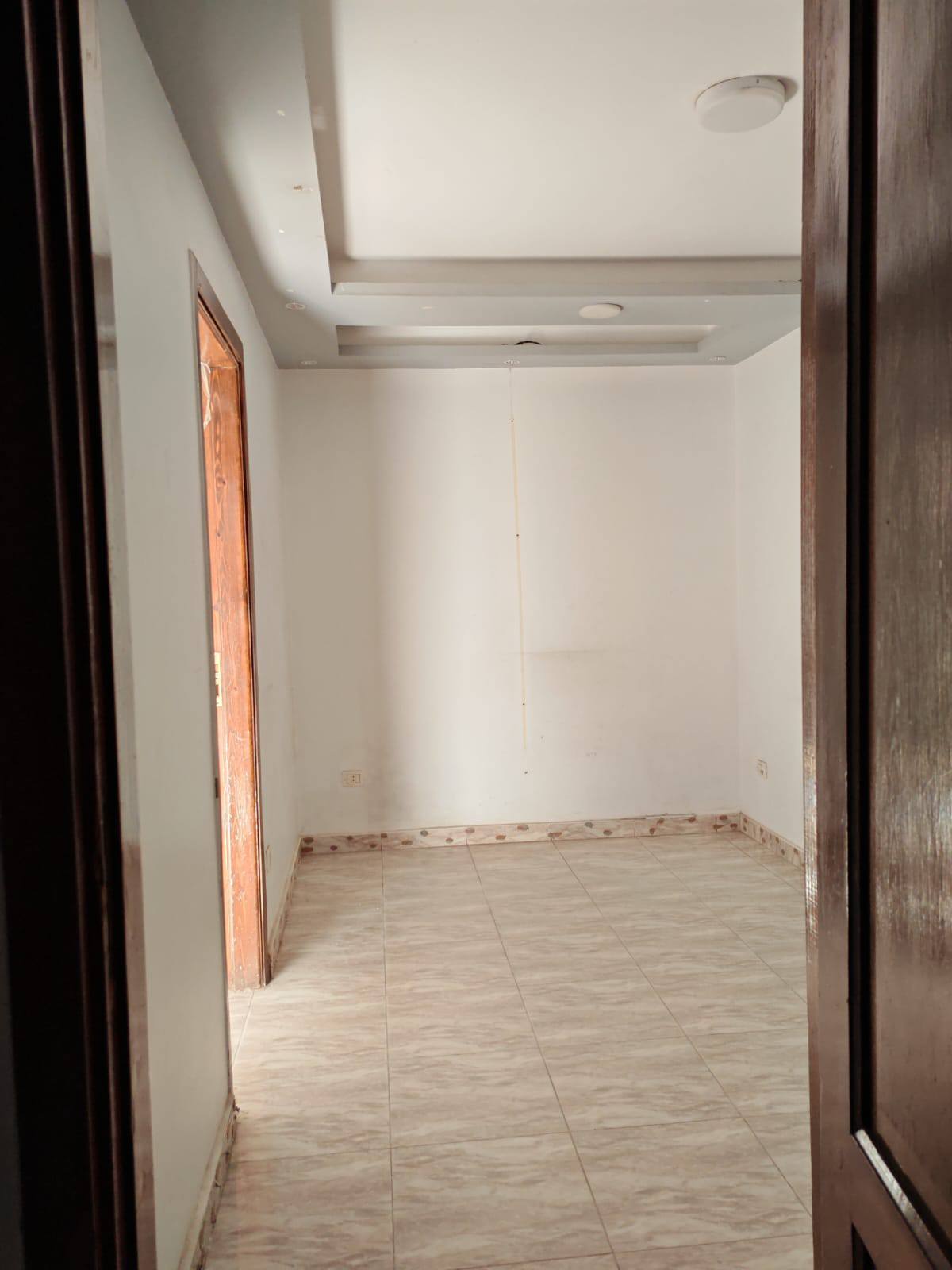 للإيجار مكتب إدارى بشارع القصر العيني 