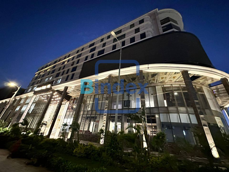 مكتب اداري للبيع متاجر بالفعل ب37,000 شهريا في مول تجاري واداري 