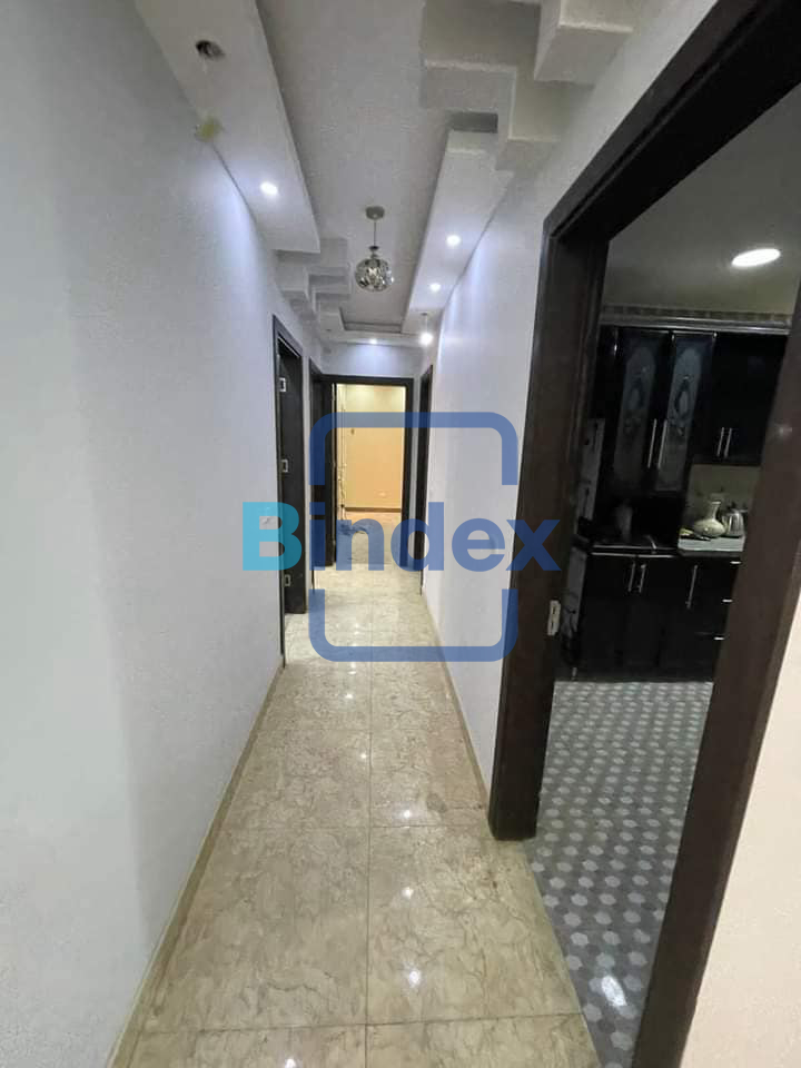 مقر ايجار بسعر مميز جدا داخل مبني شركات بزهراء المعادي 