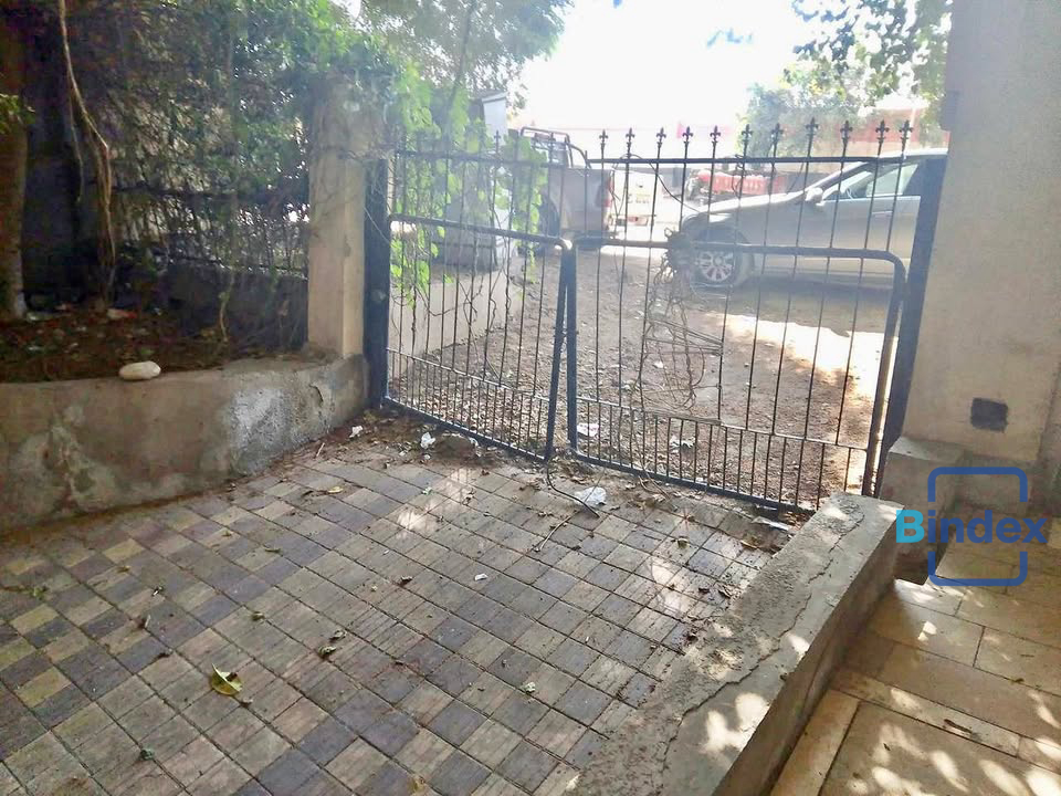 للبيع بالمعادي مخزن ٣٥٠ متر علي الشارع الرئيسي بمدخل خاص و جراج خاص كبير