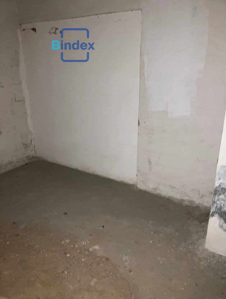 للبيع بالمعادي مخزن ٣٥٠ متر علي الشارع الرئيسي بمدخل خاص و جراج خاص كبير