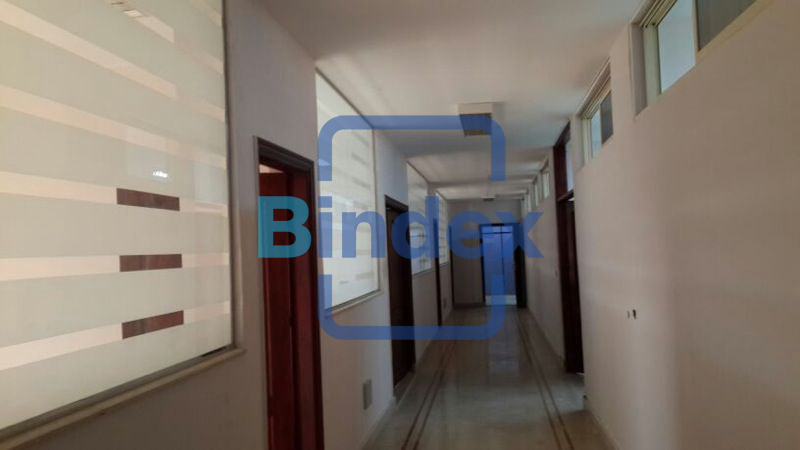 مصنع للبيع مكيف بالكامل بموقع مميز 