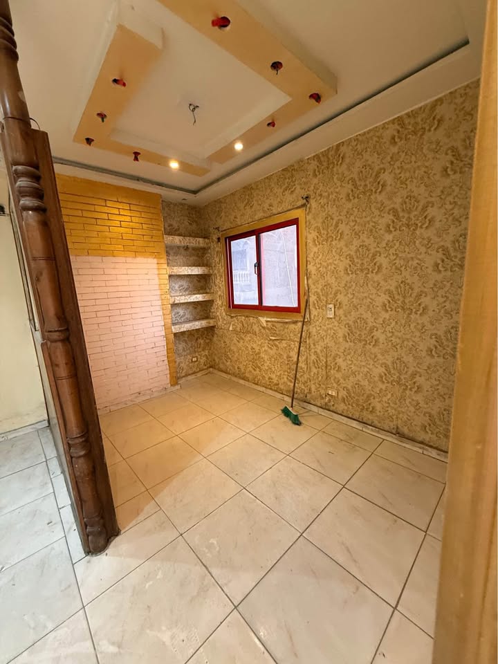 مكتب اداري للبيع على فيصل العمومي