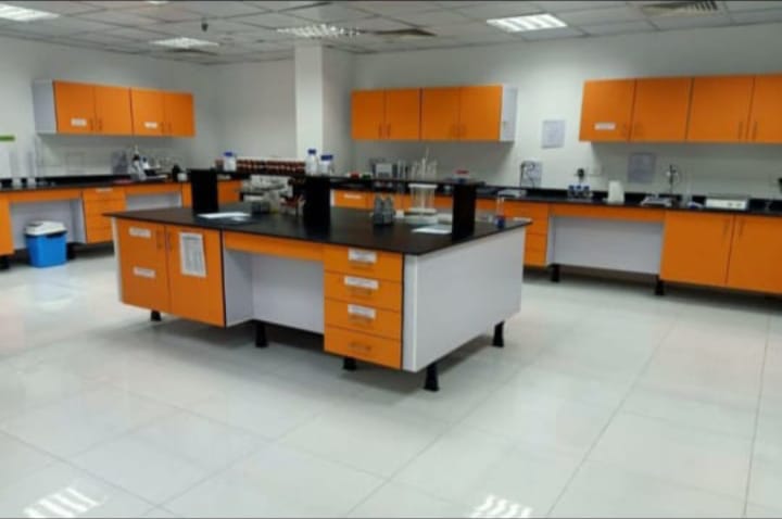 مصنع للبيع بالمنطقة الصناعيه بالسادس من اكتوبر 