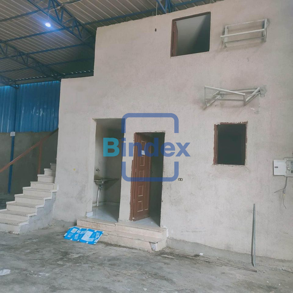 ‏مخزن علي مساحة 1000 متر للإيجار مكون من مبنى إداري دورين