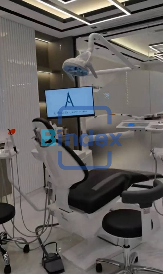 عيادة غرفتين وريسبشن وحمام في مركز طبي متكامل متشطبة بالتكيفات تصلح لاكتر من تخصص