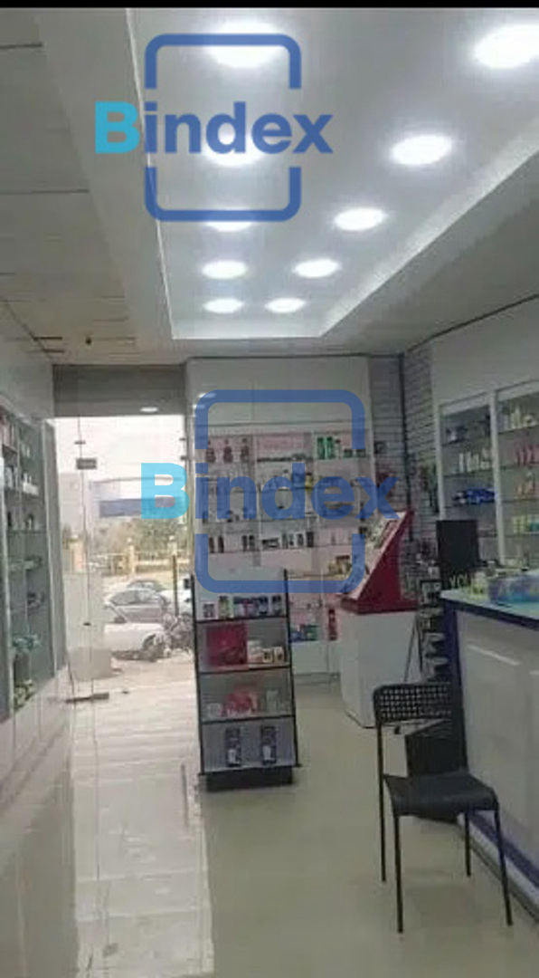 صيدلية للايجار 110م علي وجهتين في موقع مميز في التجمع الاول