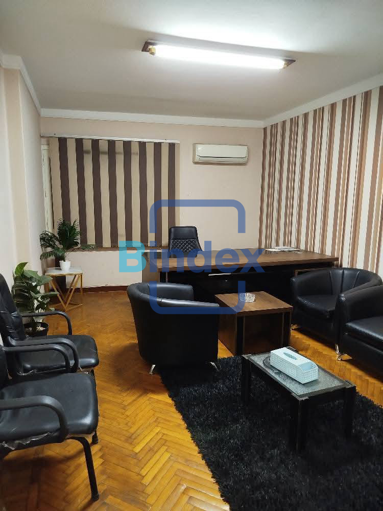 مكتب اداري مجهز ومفروش بالكامل للايجار 