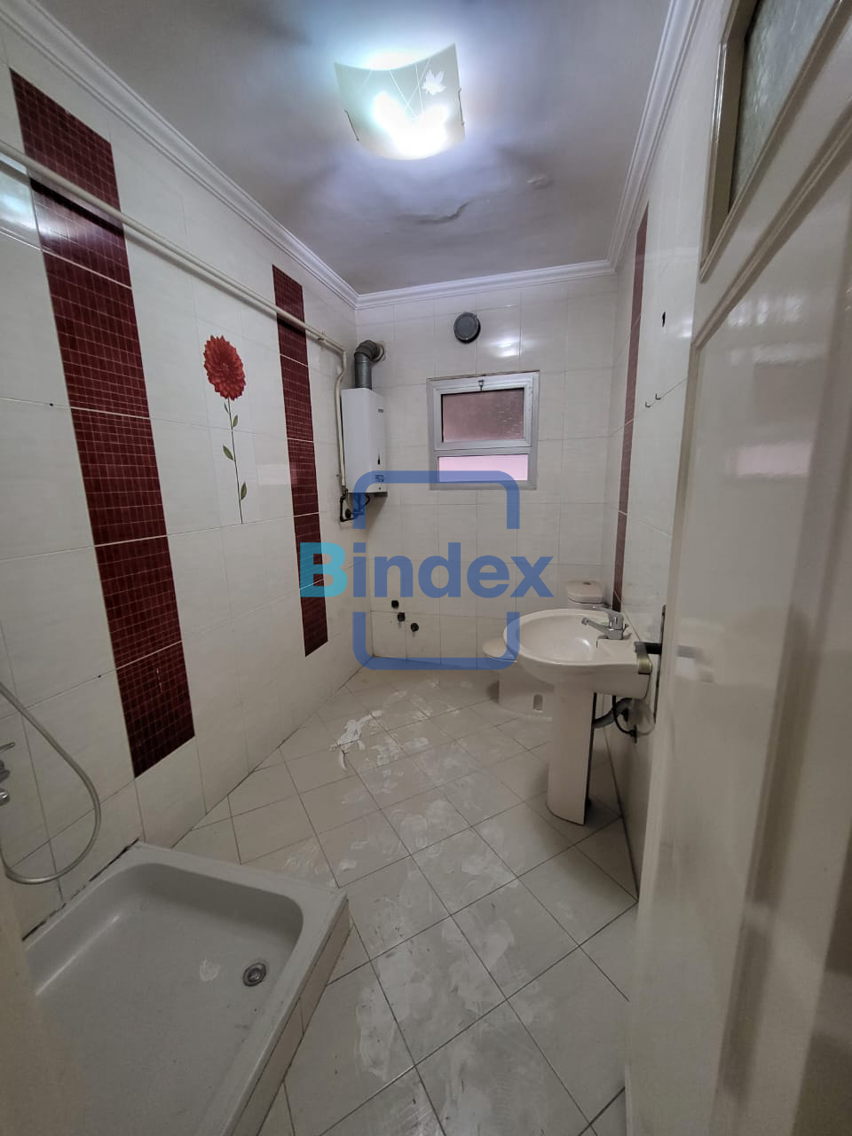 مقر اداري دور كامل للبيع في مصر الجديدة 