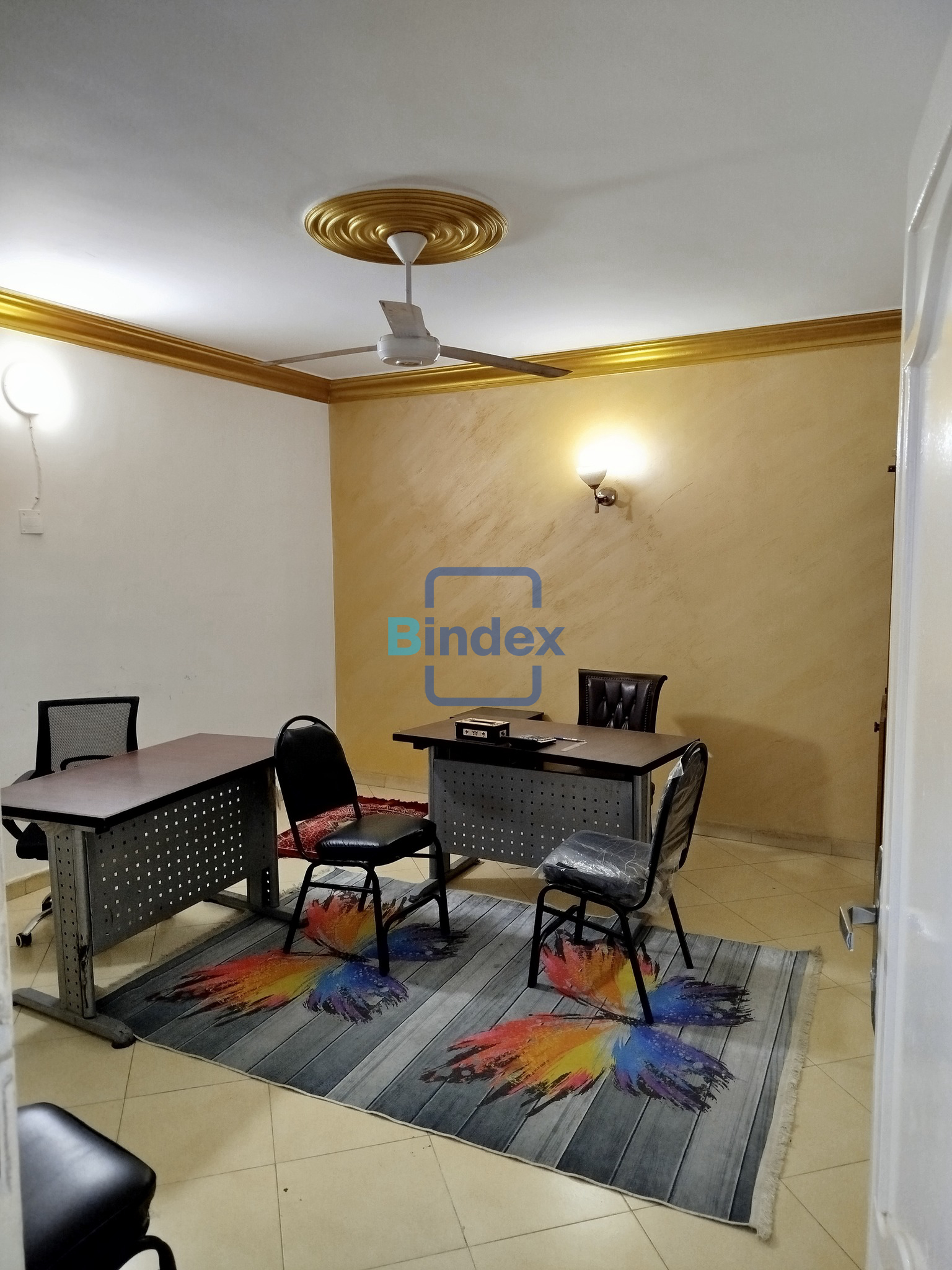 مكتب إدارى مجهز مفروش بالكامل 