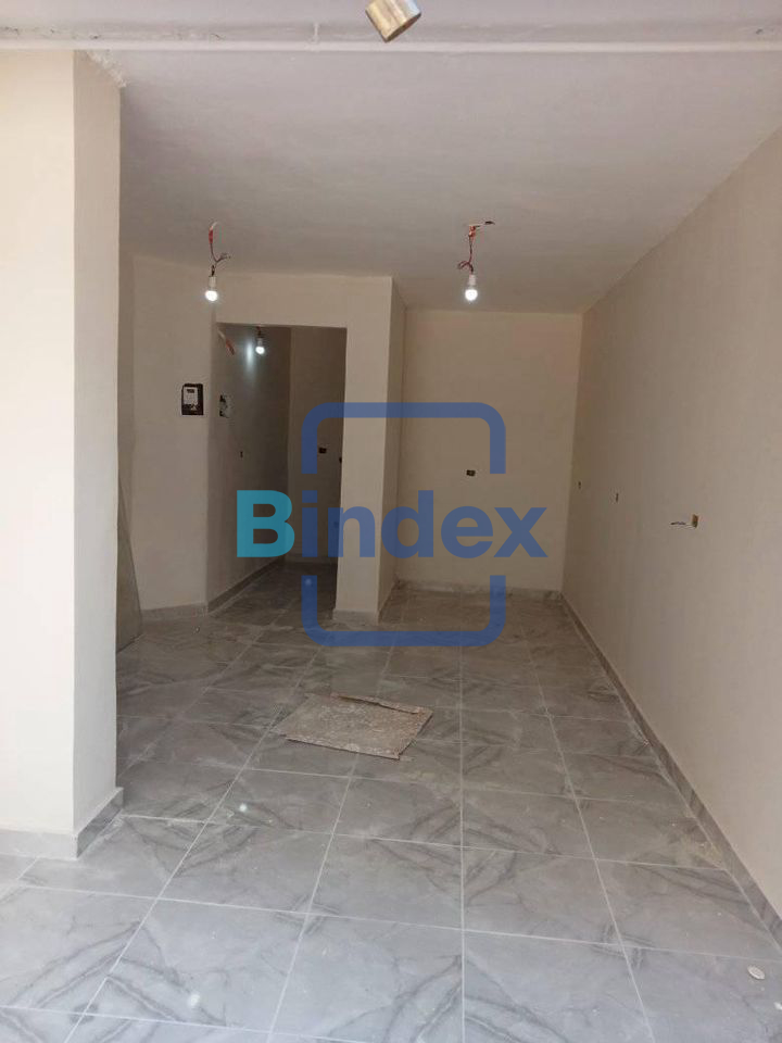 فرصه للبيع محل بالهضبة الوسطي بالمقطم 