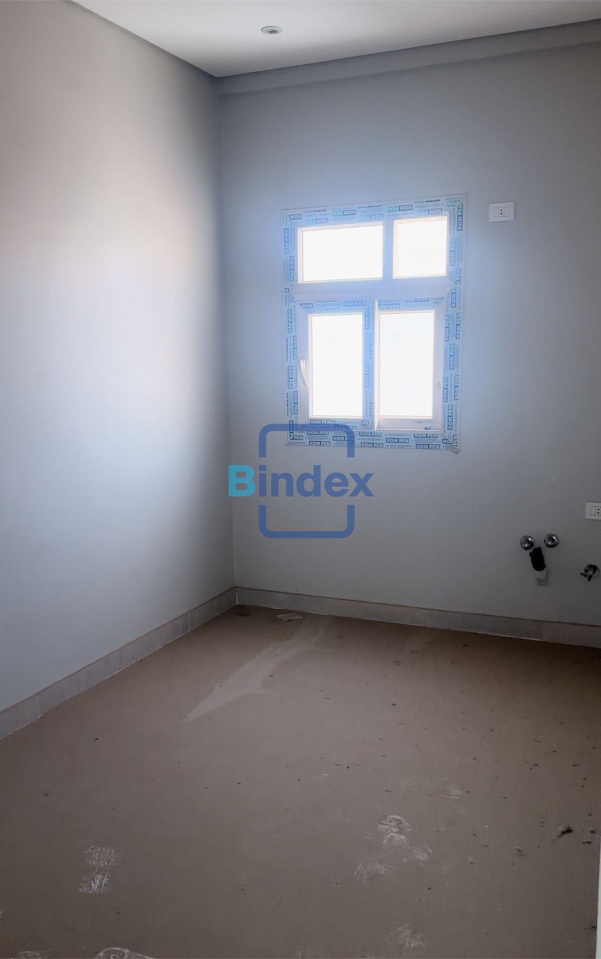 مكتب إدارى للإيجار للعبور أعلى محطة بنزين 