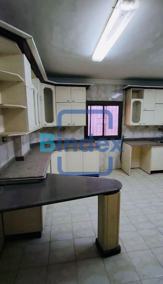 مقر ادارى فى مدينه مصر مساحه كبيره ٦٠٠ متر