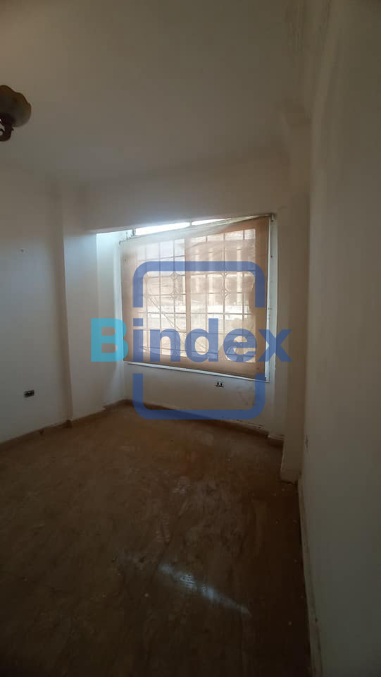 مقر اداري للايجار علي شارع الهرم مباشرة 