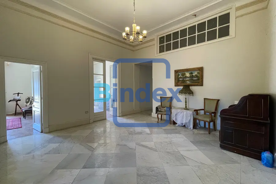 مقر اداري للايجار 160متر في محطه الرمل- علي الترام مباشرة)