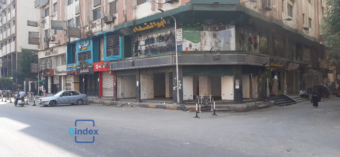 محل للبيع بموقع مميز بميدان الجيزة 