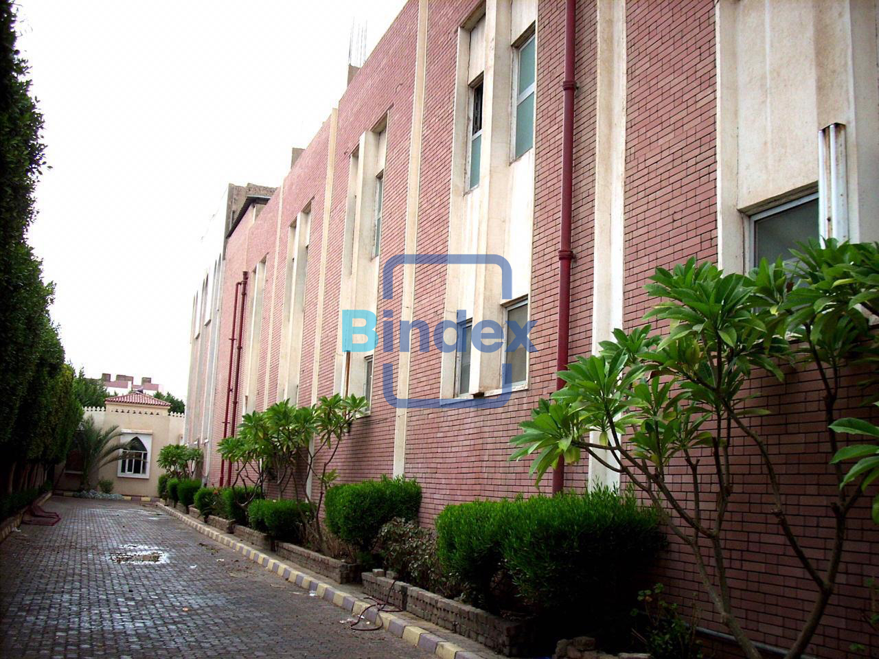 مصنع 8500 متر للبيع 