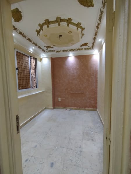 مكتب للايجار بموقع مميز بميدان الجيزة 