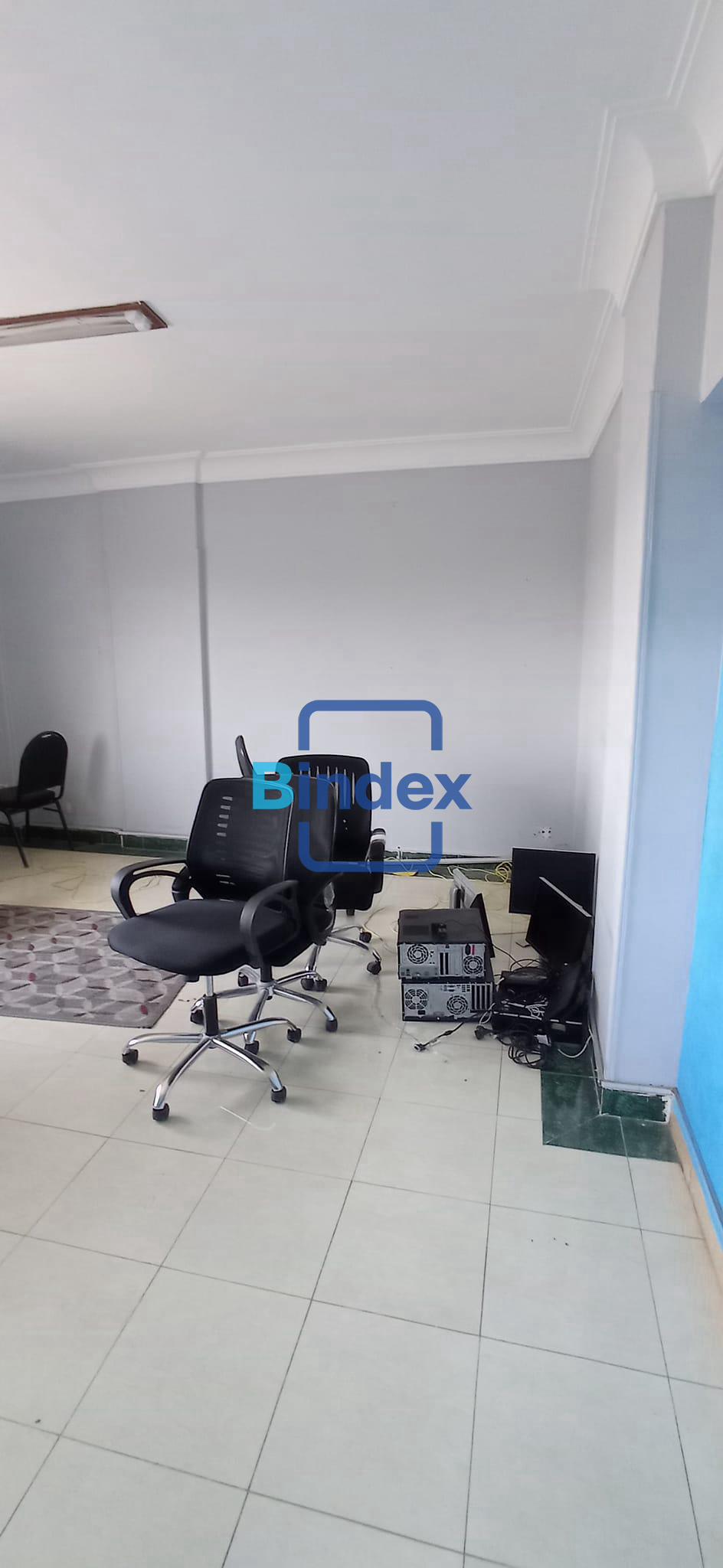 مقر للايجار بموقع مميز بجوار جامعه القاهره 