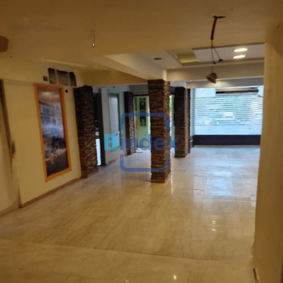 "محل للايجار بالمربع الذهبي مناسب للعديد من الانشطة   -مساحة 180 متر واجهة 5 متر علي الشارع   -تشطيب سوبر لوكس   -ارضيات بورسلين وسقف معلق بضاءات ليد وديكورات حوائط بسيطة بالطوب الحراري   -مطبخ وبار و2 حمام   - غاز طبيعي وعداد مياه منفصل وعداد كهرباء تجاري   -مرخص تجاري ومناسب للعديد من الأنشطة   -مطلوب 25000 ايجار شهري   -تامين شهرين وشهر مقدم   "