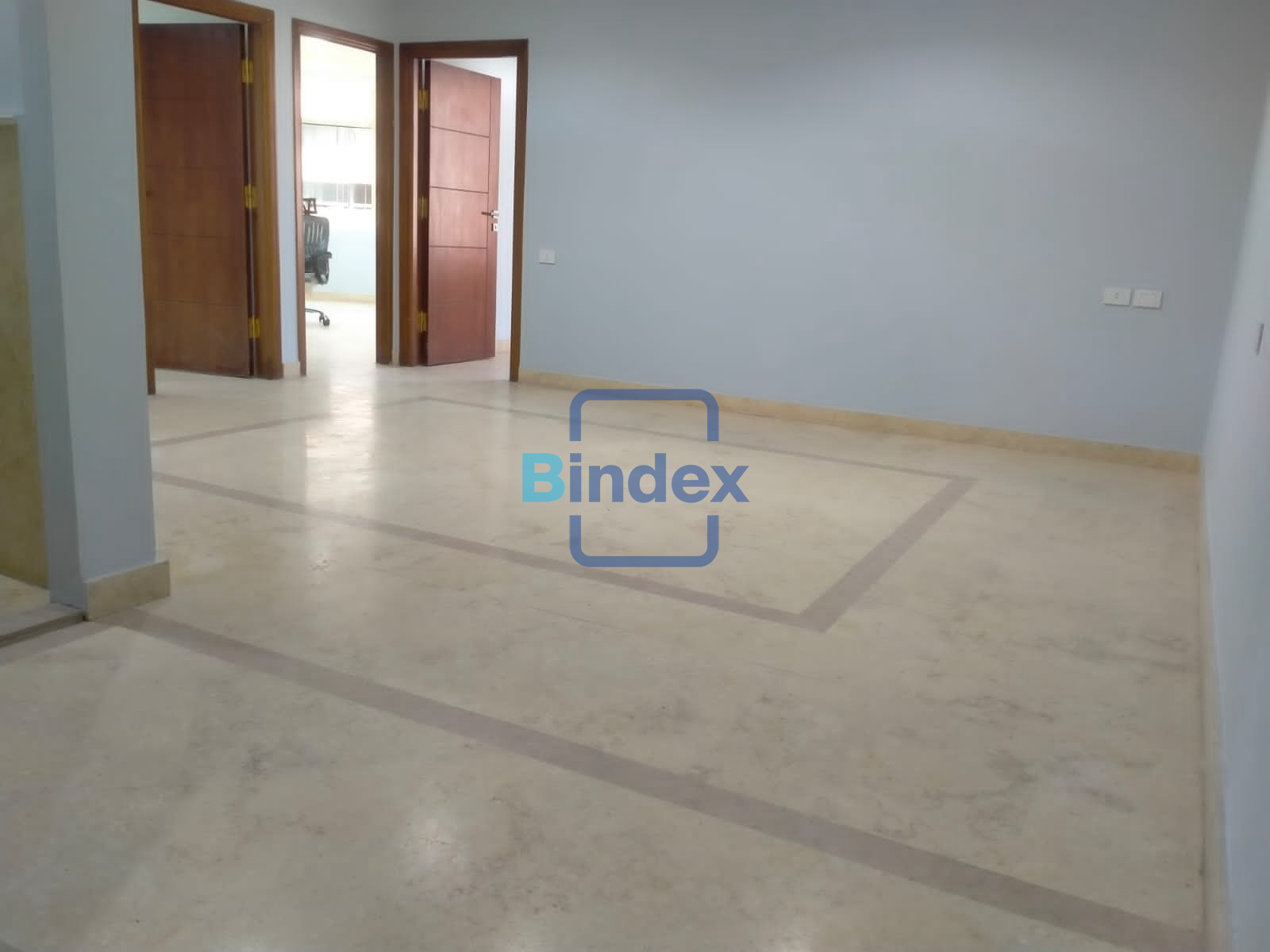 3 مقرات اداريه للايجار بمساحات مختلفه 